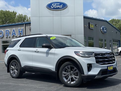 Certified 2026 Ford Explorer Active w/ Active Comfort Package AWD/4WD image 1