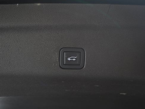 Used 2023 GMC Yukon XL Denali w/ Advanced Technology Package AWD/4WD image 15