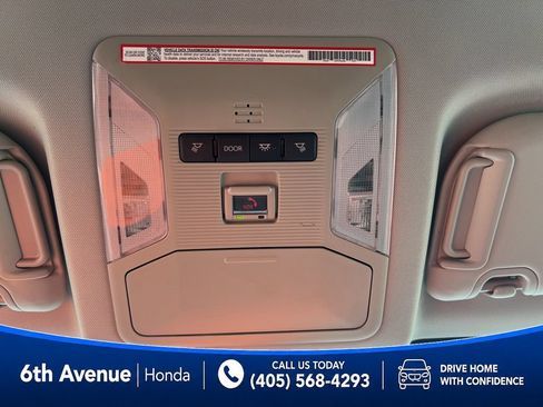 Used 2025 Toyota RAV4 XLE AWD/4WD image 36