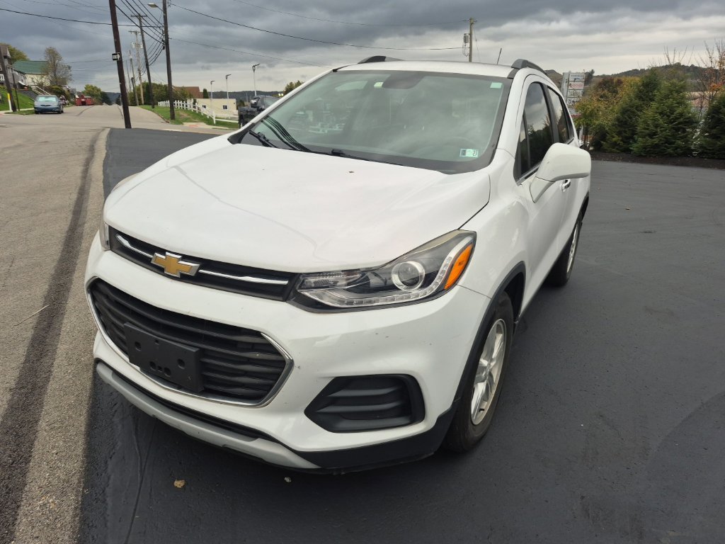 Used 2018 Chevrolet Trax LT w/ Driver Confidence Package FWD image 3
