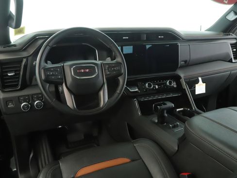 Used 2023 GMC Sierra 1500 AT4 w/ AT4 Preferred Package AWD/4WD image 2