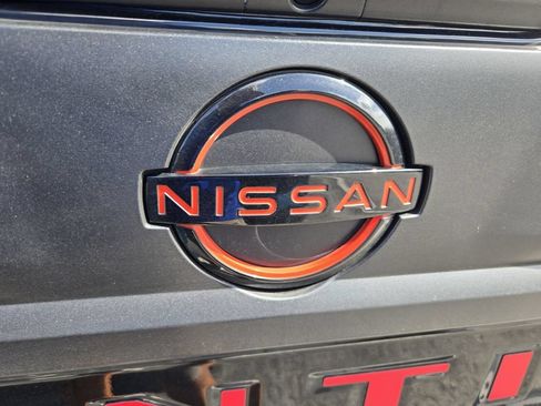 Used 2025 Nissan Frontier Pro-X w/ Pro Premium Package RWD image 10