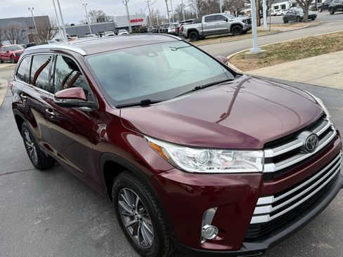 Used 2017 Toyota Highlander XLE image 7
