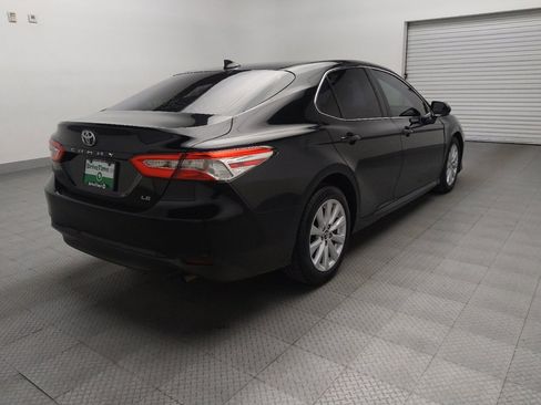 Used 2019 Toyota Camry LE image 9