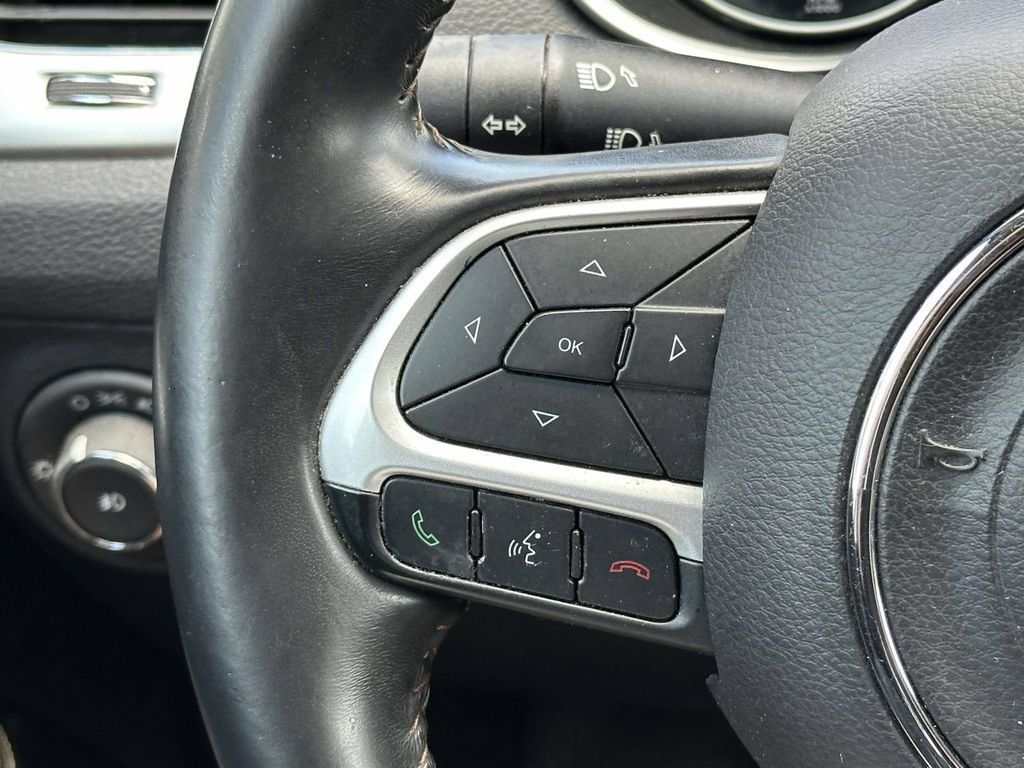 Used 2018 Jeep Compass Latitude AWD/4WD image 23
