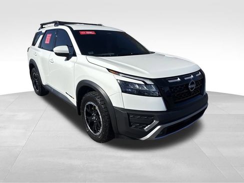 Used 2025 Nissan Pathfinder Rock Creek image 8