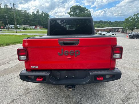 Used 2022 Jeep Gladiator Rubicon w/ Cold Weather Group AWD/4WD image 4