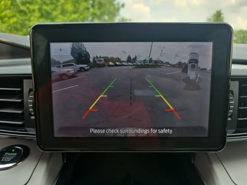 Used 2020 Ford Explorer XLT RWD image 23