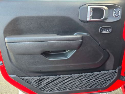 Used 2022 Jeep Gladiator Sport image 18