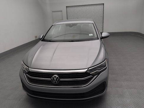 Used 2024 Volkswagen Jetta SE FWD image 15