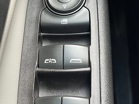 Used 2021 Chevrolet Equinox LT w/ LPO, Cargo Package AWD/4WD image 6