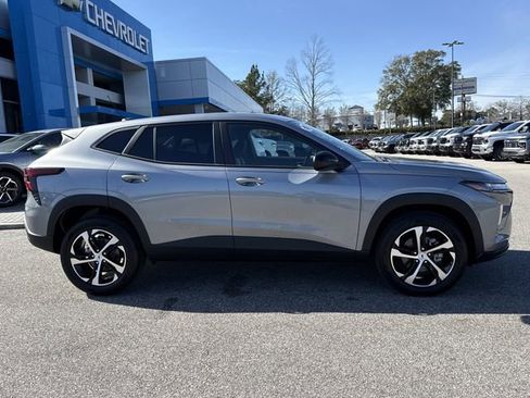 New 2026 Chevrolet Trax RS w/ Driver Confidence Package image 2