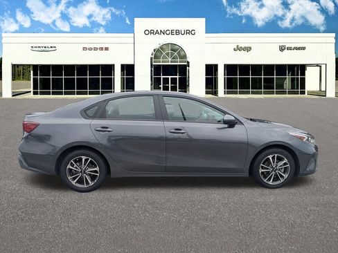 Used 2024 Kia Forte LXS FWD image 9