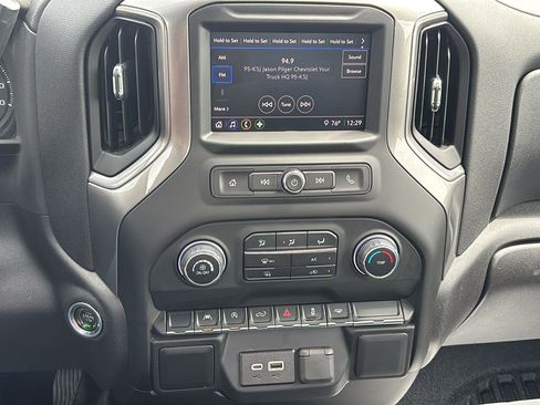 Certified 2025 Chevrolet Silverado 1500 W/T RWD image 25