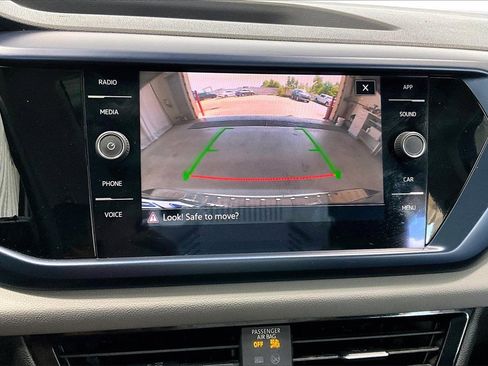 Used 2022 Volkswagen Taos SE w/ Panoramic Sunroof Package image 24