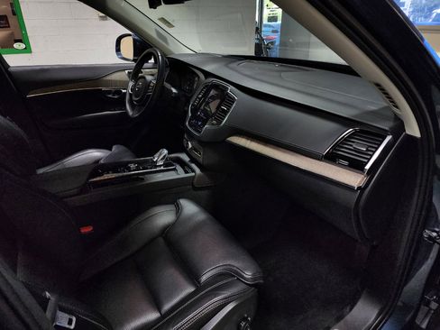 Used 2021 Volvo XC90 T8 Inscription image 30