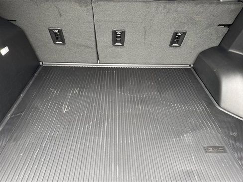 New 2026 GMC Terrain Elevation w/ Elevation Premium Package image 17