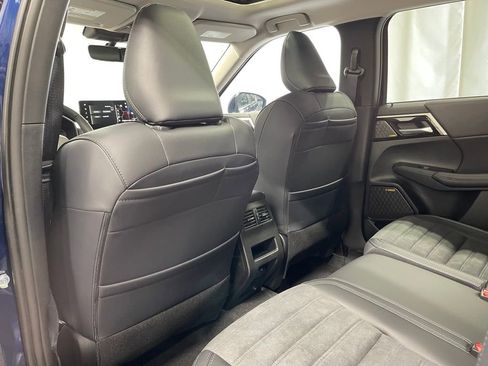 New 2025 Mitsubishi Outlander SE image 25