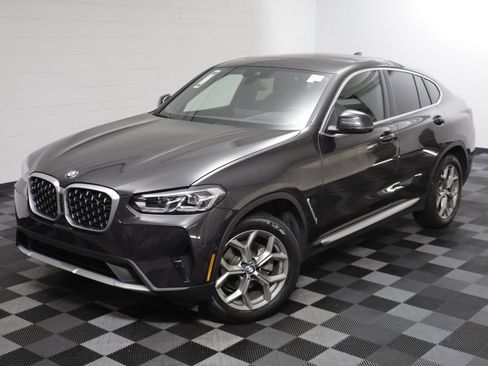 Certified 2025 BMW X4 xDrive30i AWD/4WD image 2
