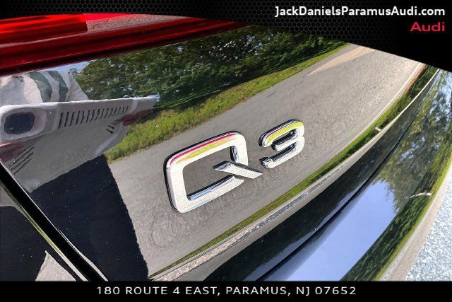 Used 2023 Audi Q3 2.0T Premium w/ Convenience Package AWD/4WD image 23