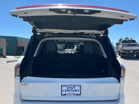Used 2025 Lincoln Navigator Reserve AWD/4WD image 35