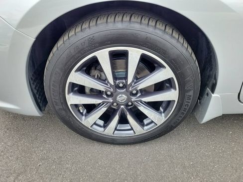 Used 2017 Nissan Altima 2.5 SV FWD image 6