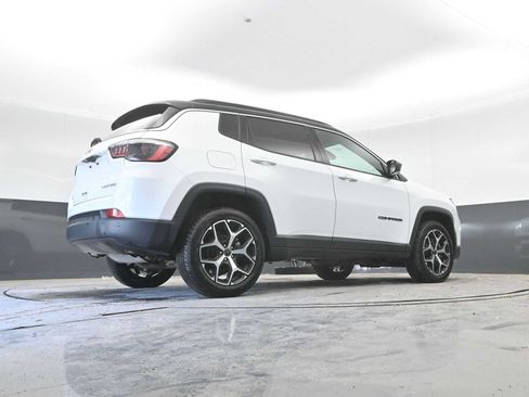 Used 2025 Jeep Compass Limited AWD/4WD image 34