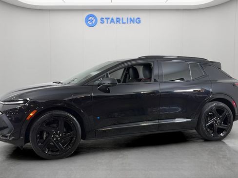 Used 2024 Chevrolet Equinox EV RS FWD image 3