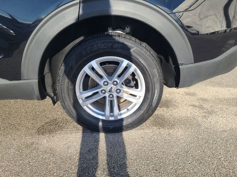 Used 2023 Ford Explorer XLT w/ Equipment Group 202A image 31