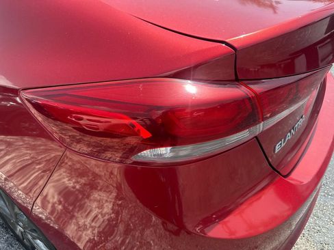 Used 2018 Hyundai Elantra SEL FWD image 14