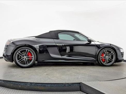 Used 2011 Audi R8 V10 w/ Enhanced Leather Pkg image 29