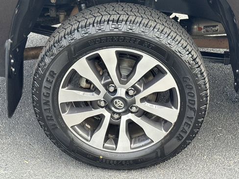 Used 2019 Toyota Tundra Limited image 17