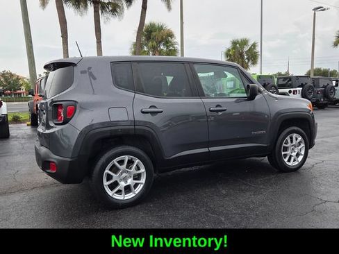 Certified 2023 Jeep Renegade Latitude AWD/4WD image 7