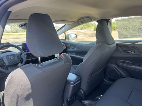 New 2026 Toyota Prius Plug-In Hybrid FWD image 14