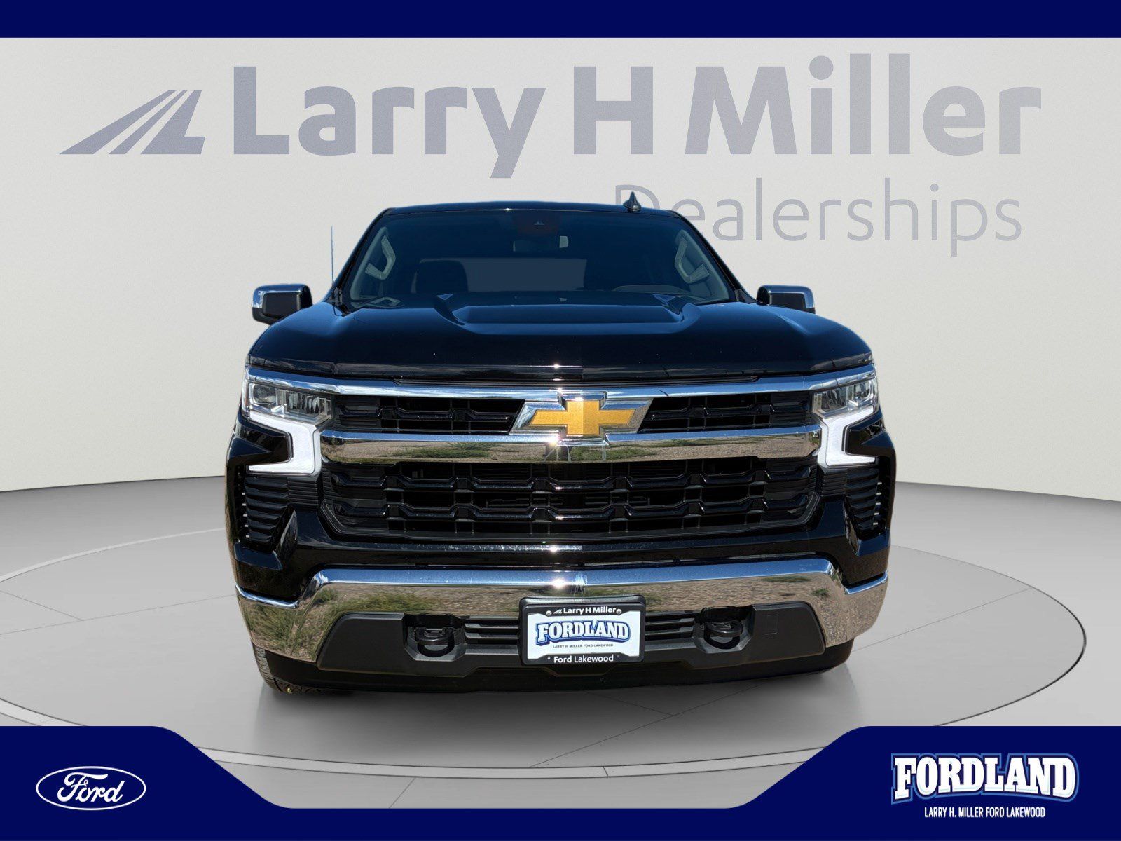 Used 2024 Chevrolet Silverado 1500 LT AWD/4WD image 8