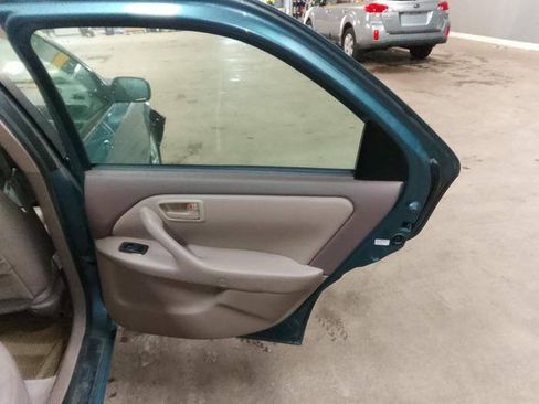 Used 2000 Toyota Camry LE FWD image 29