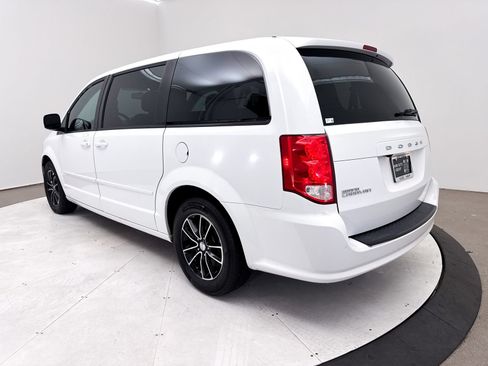 Used 2017 Dodge Grand Caravan SE FWD image 11