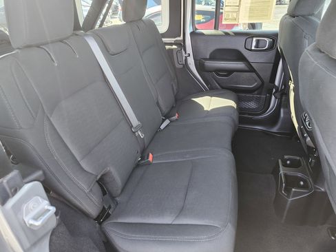 Used 2018 Jeep Wrangler Unlimited Sahara w/ Dual Top Group image 20