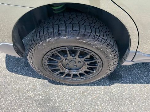 Used 2017 Subaru Outback 2.5i Limited AWD/4WD image 4