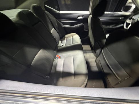 Used 2022 Nissan Altima 2.5 SV FWD image 18