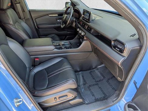 Used 2025 Honda Pilot TrailSport image 21