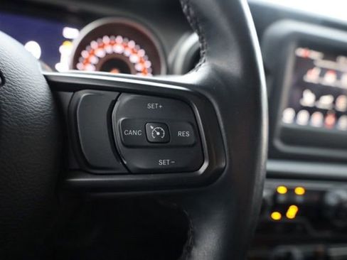 Used 2021 Jeep Gladiator Willys image 25