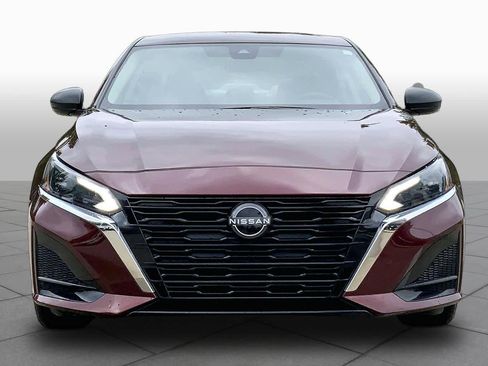 Used 2024 Nissan Altima 2.5 SV FWD image 5
