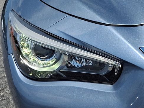 Used 2019 INFINITI Q50 Luxe w/ Essential Package (3.0T Luxe) AWD/4WD image 9
