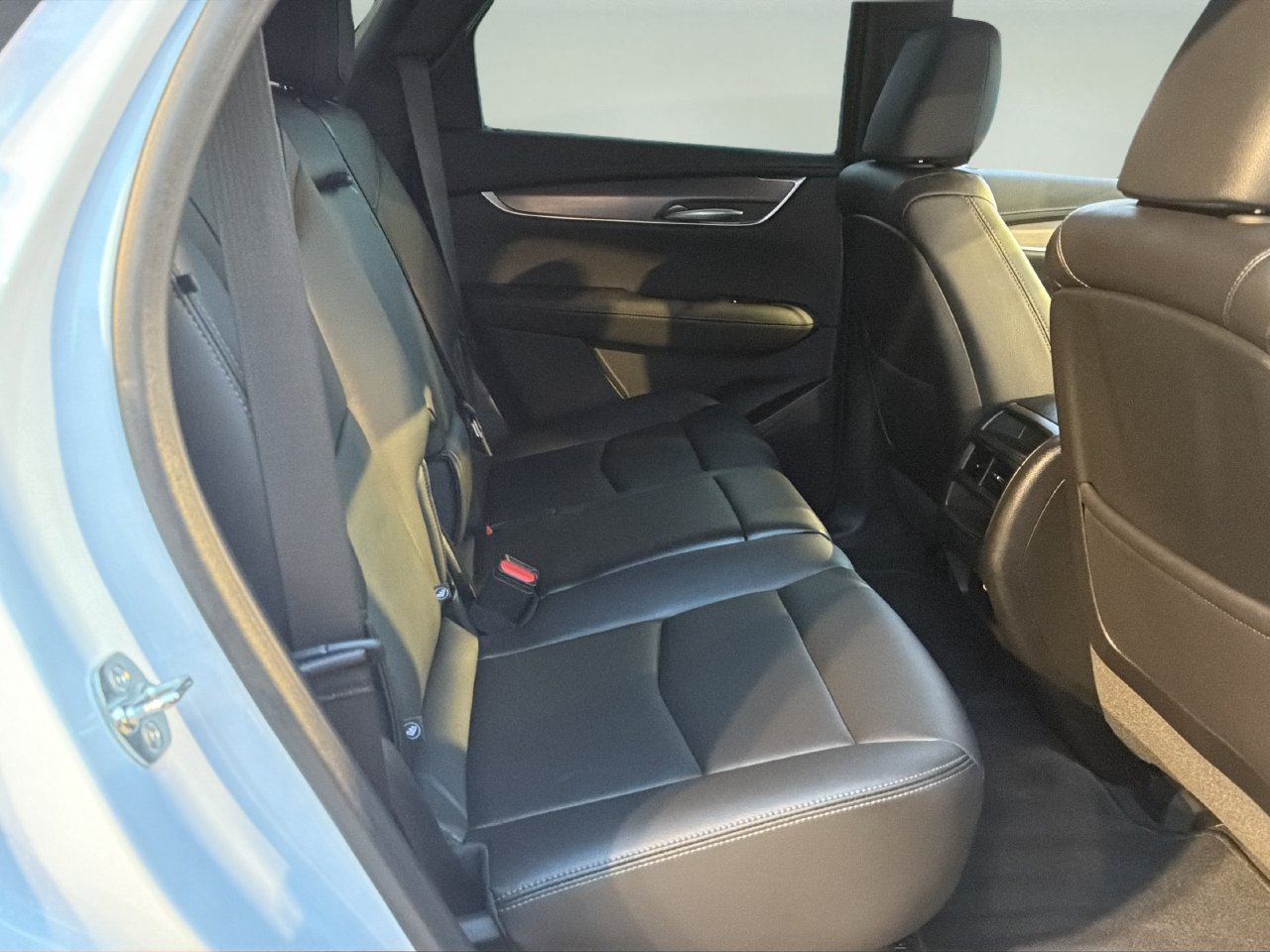 Certified 2025 Cadillac XT5 Luxury FWD image 17