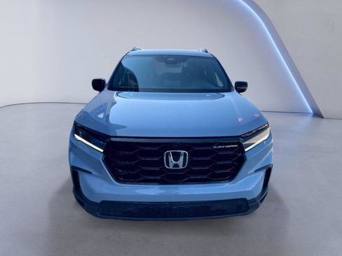 Certified 2025 Honda Pilot Black Edition image 5