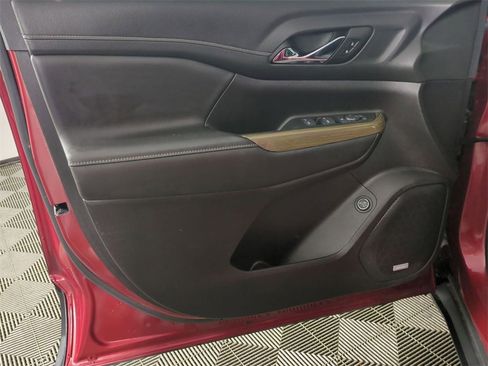 Certified 2023 GMC Acadia SLE w/ Driver Convenience Package image 22