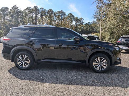 New 2025 Nissan Pathfinder SL w/ Black Appearance Package image 3
