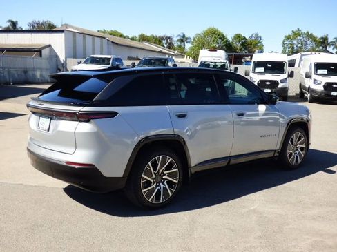 Used 2025 Jeep Wagoneer S Limited image 3