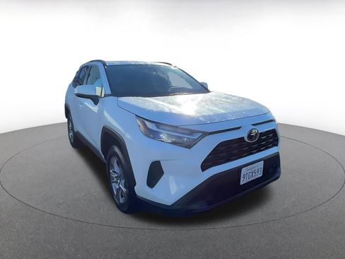 Used 2025 Toyota RAV4 XLE image 3